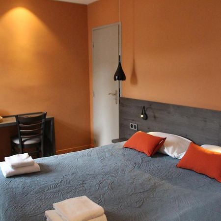 Hotel Le Pont Neuf Saint-Affrique Exteriör bild